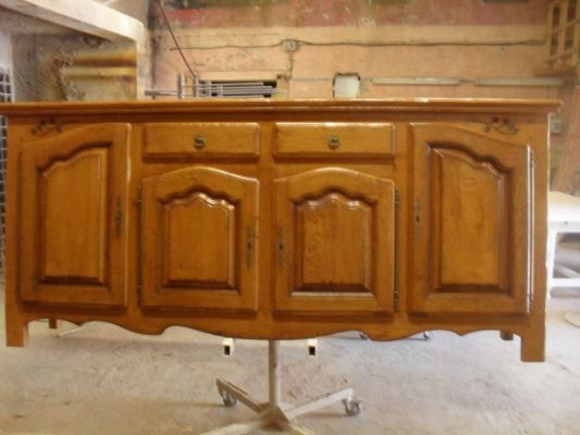 où faire rénover son buffet en chêne massif à Aix en provence